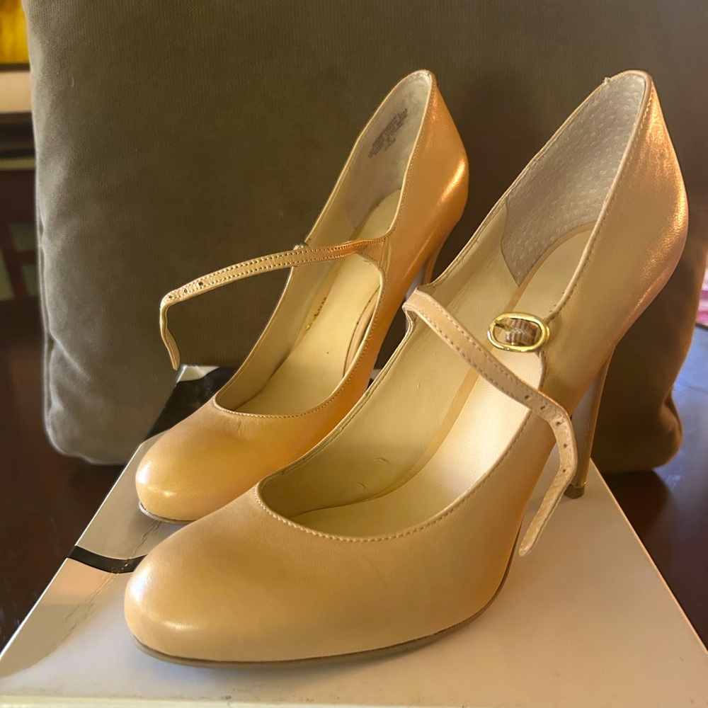 Nine West high heels size 6 1/2